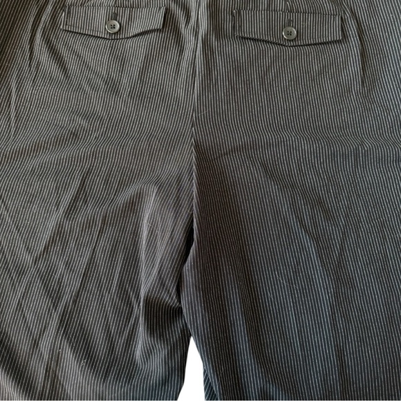 Ava NEW Woman’s Black Pinstripe skimmer Pants  back button pockets faux 16 - Picture 8 of 10